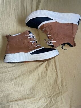 Sorel Black and Brown Waterproof High-Top Boots